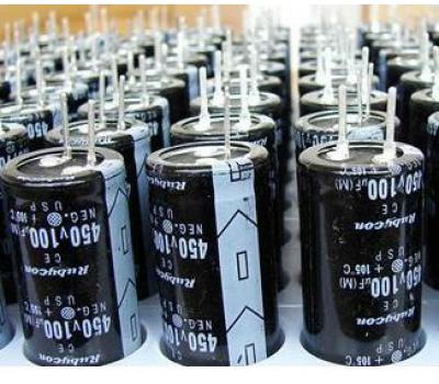 Rubycon 100uF 450V Electrolytic Capacitor